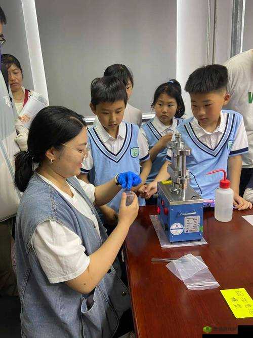 生物课老师拿自己做繁殖实验:令人震惊的科学探索之举