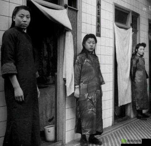 干妓女的大骚 B 之令人咋舌的堕落行径