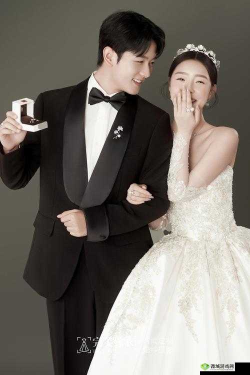 在镜子里,我们看到了彼此合体的模样