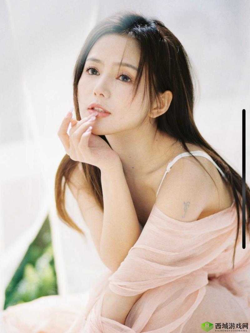 周妍希 原片:爱情事业双丰收的她为何面露难色