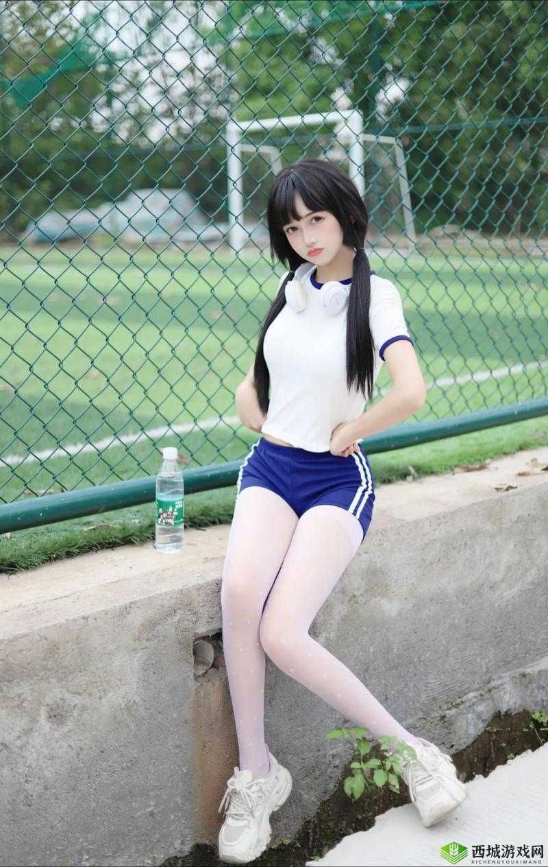 白丝美女被操:一个引人遐想的画面