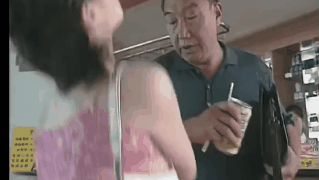 国内大神潜入沟厕跟拍在线:这种行为极其不道德且存在诸多风险