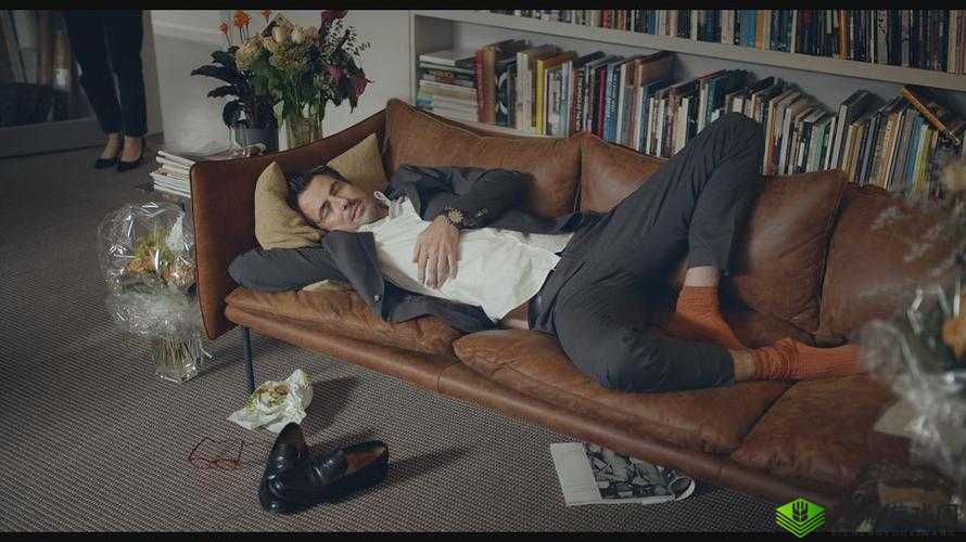 饭桌上故意张开腿让公非搜影视:隐私与道德的边界探讨