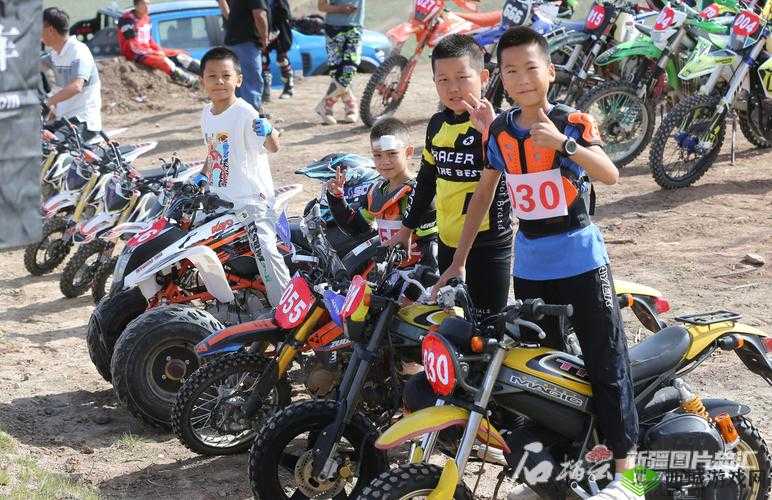 大战我的两个小:一场充满趣味与挑战的激烈角逐