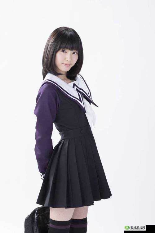 校服里的奇妙发现:看到小葡萄的惊喜瞬间