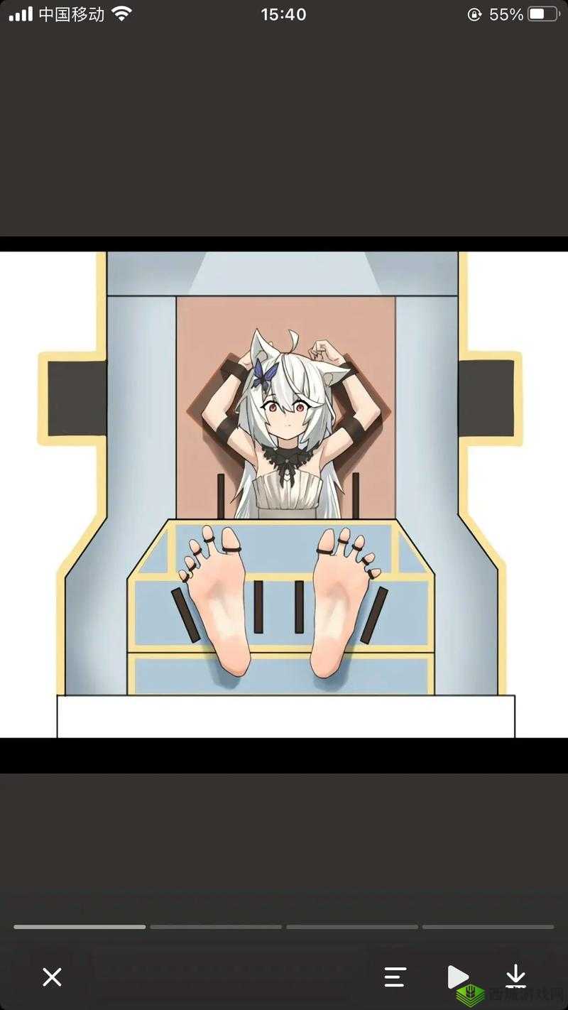 爆笑捏脚心女生版：被挠脚心的女生们的搞笑反应