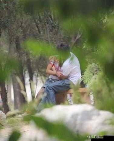 公园:农民工 Gay 的秘密约会之地