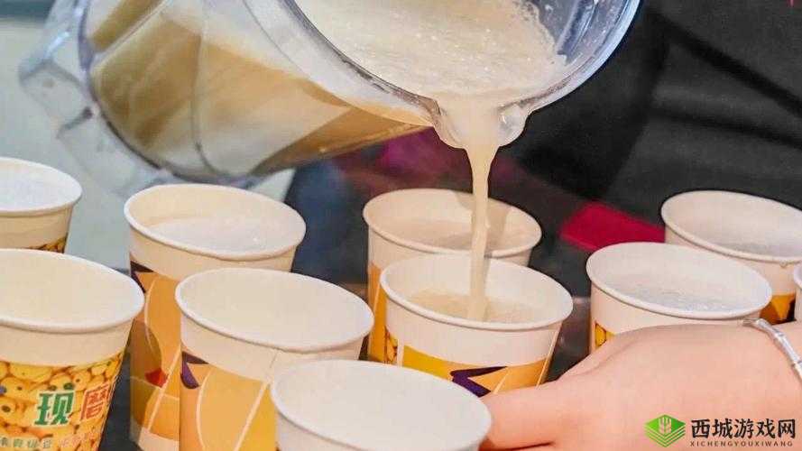 男女一起努力做豆浆:携手共创美味的温馨瞬间