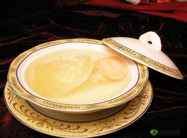 冰糖燕窝，传统药膳与虚拟角色的奇妙交融