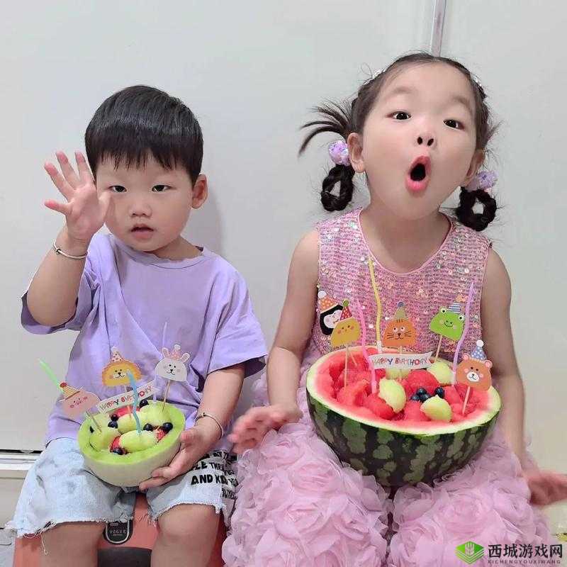 震惊小孩晚上竟要喂姐姐吃钢筋，这是怎么回事？