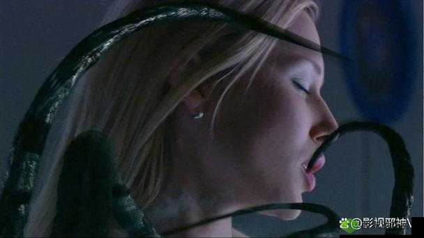 触手怪闯入:探索未知与恐惧的交织