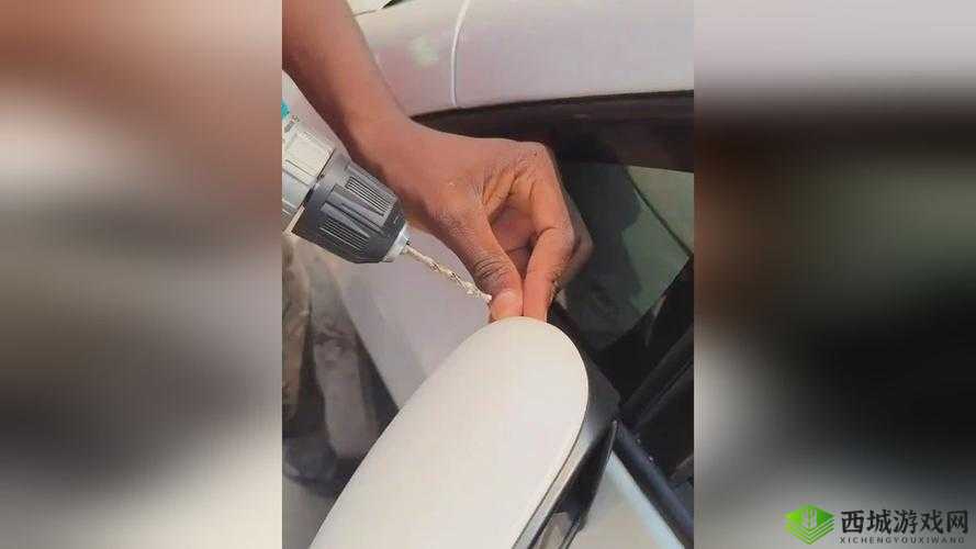 床上躺着打扑克很疼:揭秘这种奇特场景背后的隐情