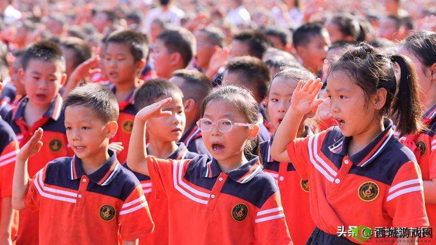 操学生妹：青春萌动下的别样校园故事