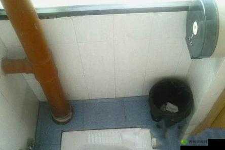 隔墙有眼精品厕拍:窥探隐私的隐秘角落