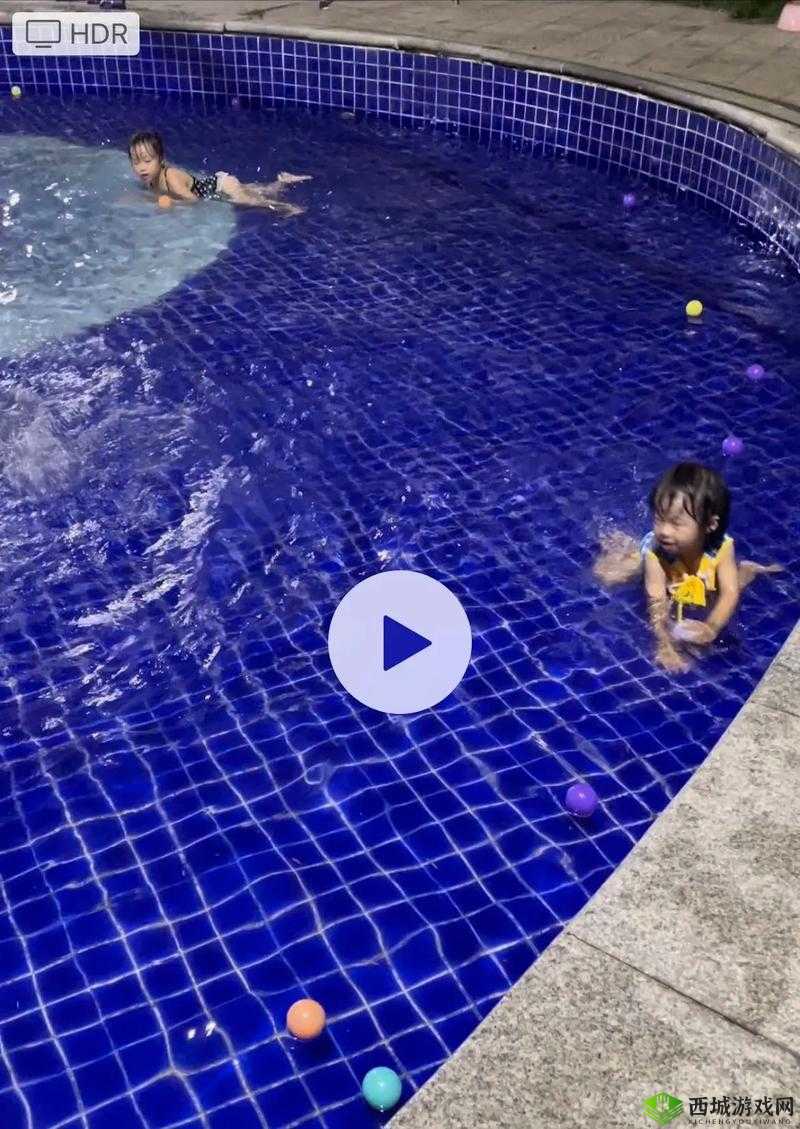 10 岁女孩可以光溜溜去游泳吗:这真的合适吗