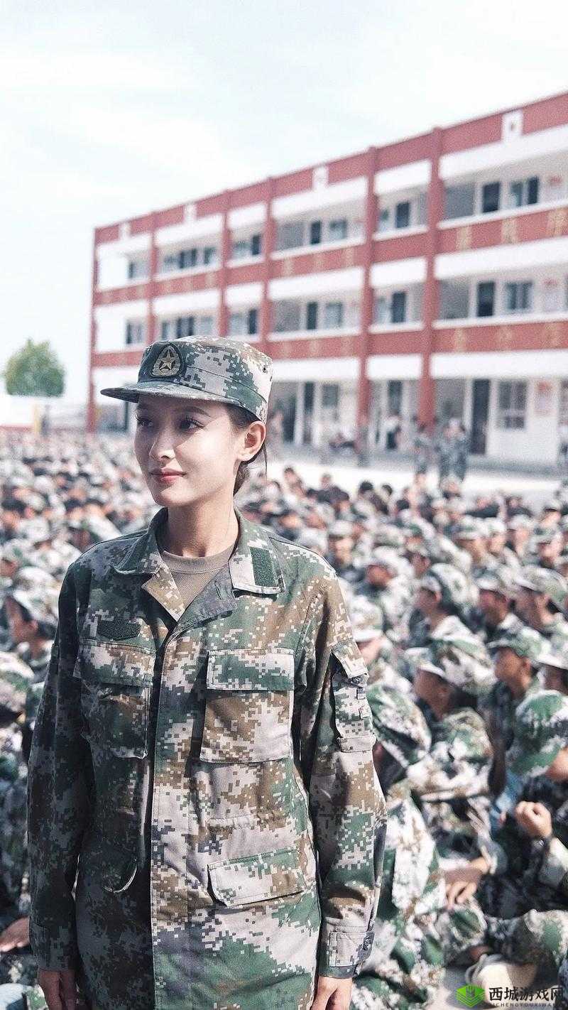 女学生：教官，你好大：轻点：我怕疼