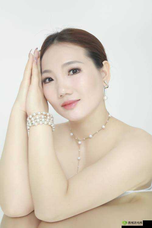 探索亚洲魅力：国产精华液的璀璨之星