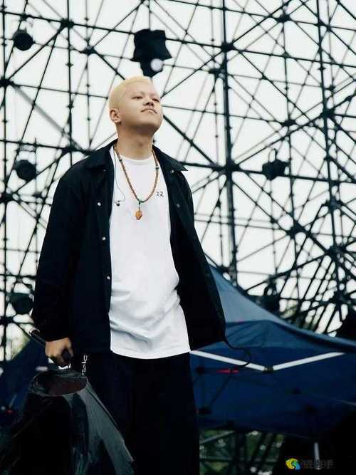 在我的花园里要燥起来歌词是什么以及对其的深入解读