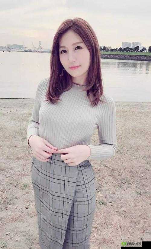 一个神秘而充满诱惑的少妇：eeuss 少妇人妻的故事