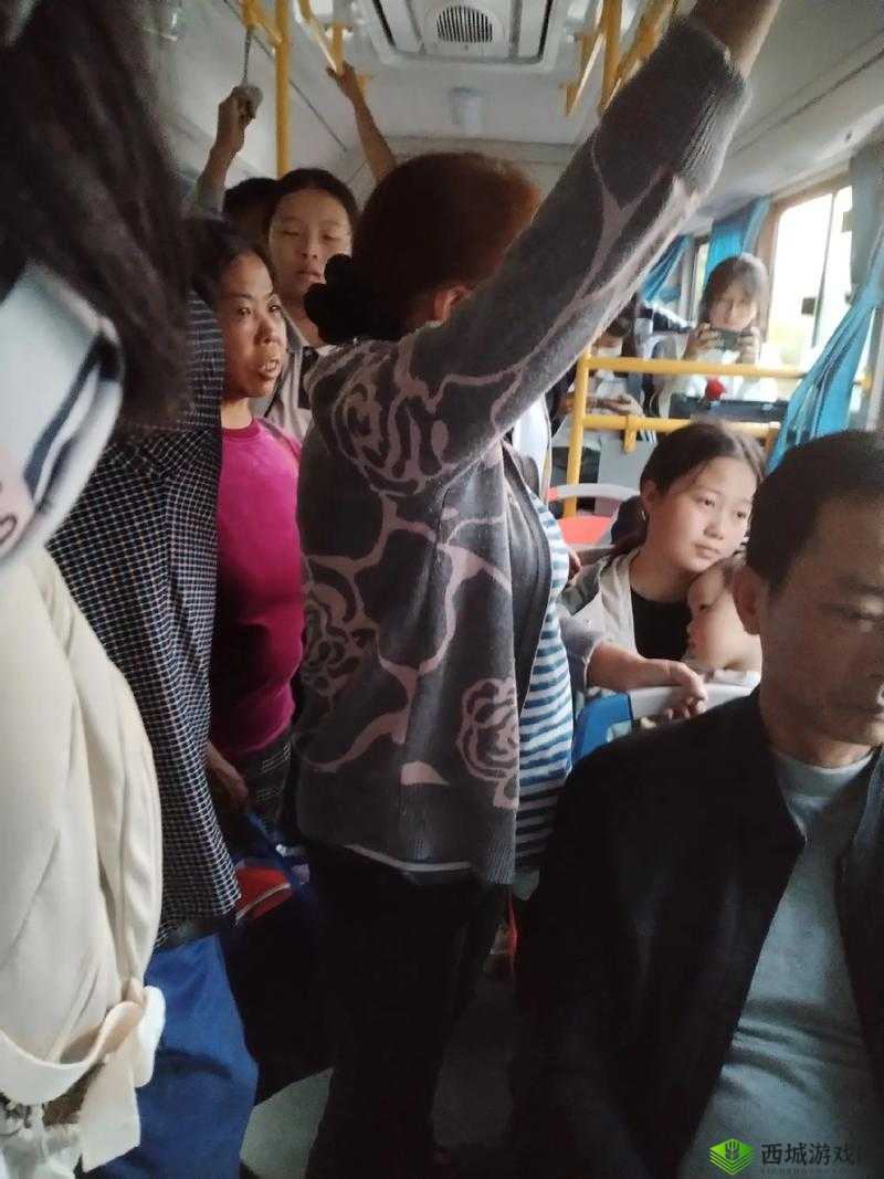 真空挤公交车有反应了?网友热议真实体验与感受大公开