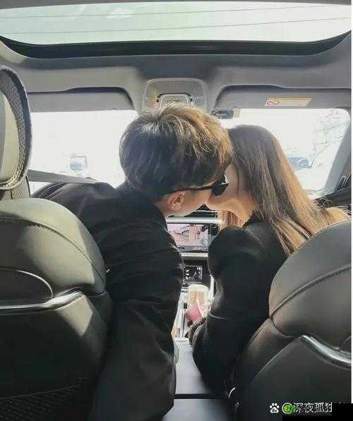 夜晚在车上两个人能做什么?浪漫约会与实用小技巧全解析