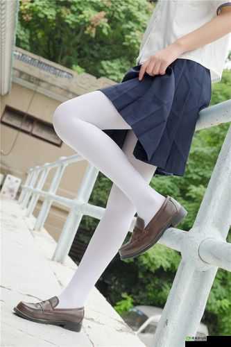 白丝可莉扒腿爽出白色液体的背后故事：揭秘角色设计与玩家情感共鸣的深层原因