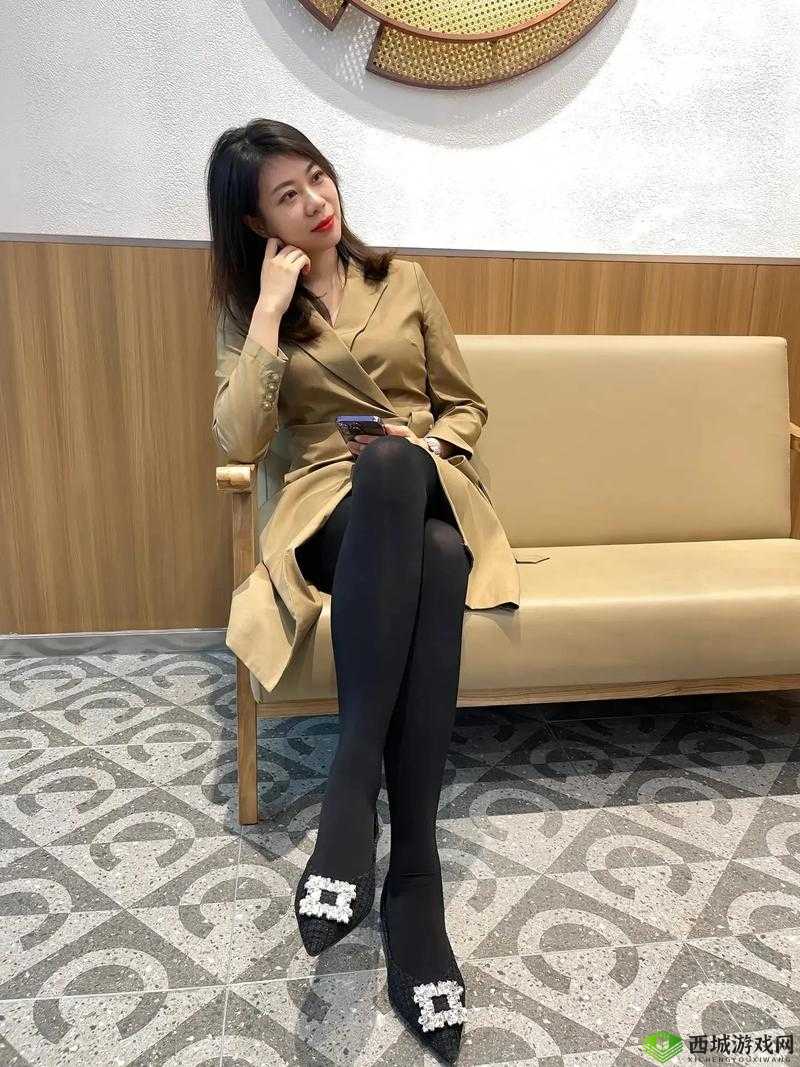 少妇太大太粗太硬，叫声太大了，被邻居听到了怎么办？