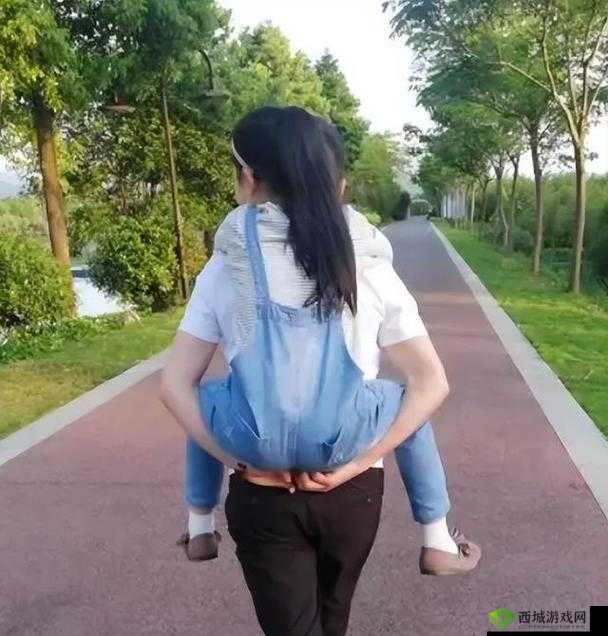 10岁女孩与爸爸过于亲密引发热议:家庭界限应如何把握?专家给出建议